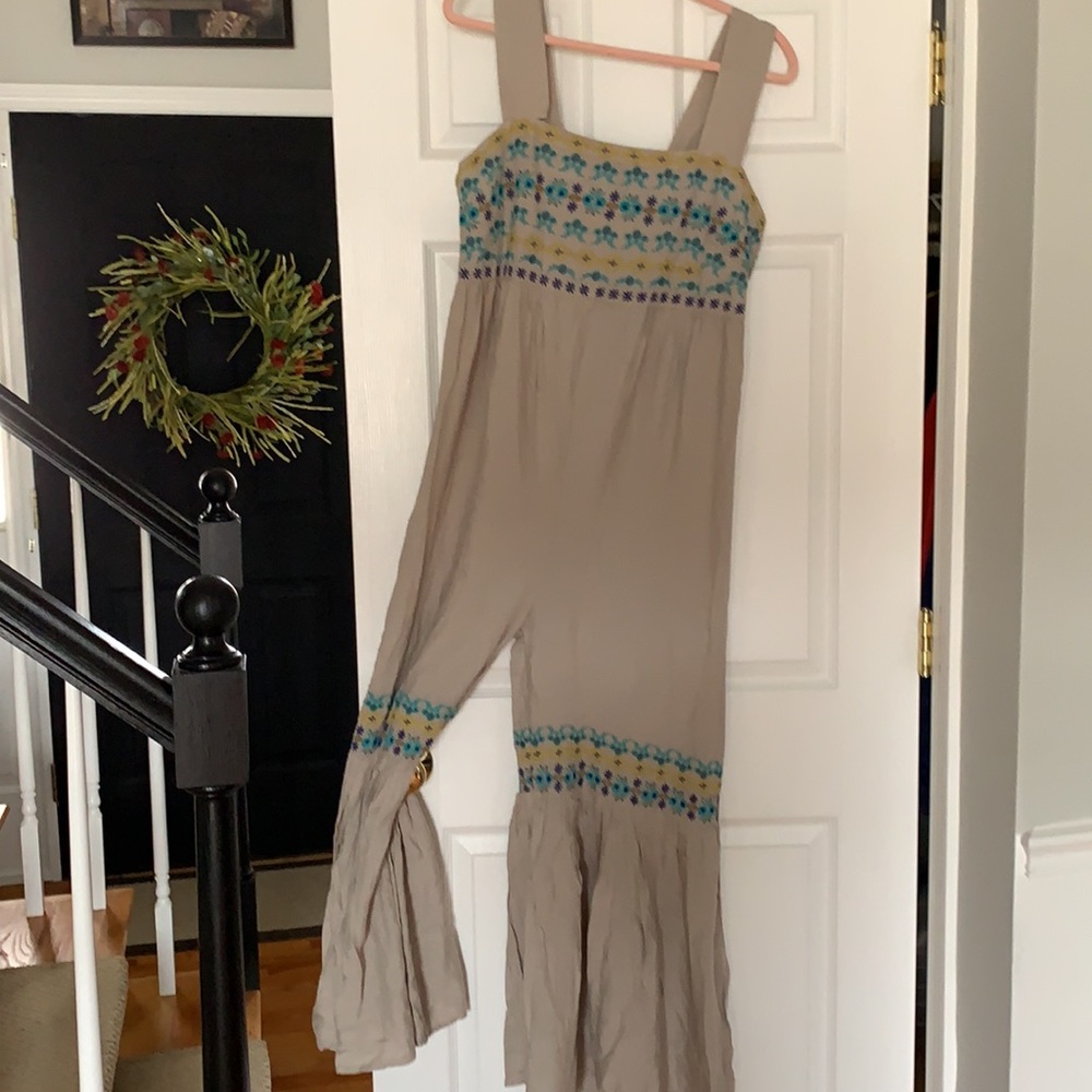 🌻NATURAL LIFE EMBROIDERED JUMPSUIT🌻